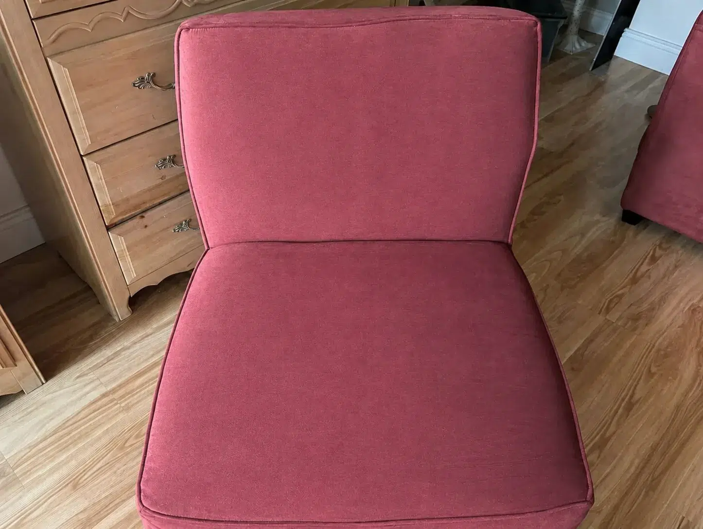 Fabric accent chair after cleaning, deep even color